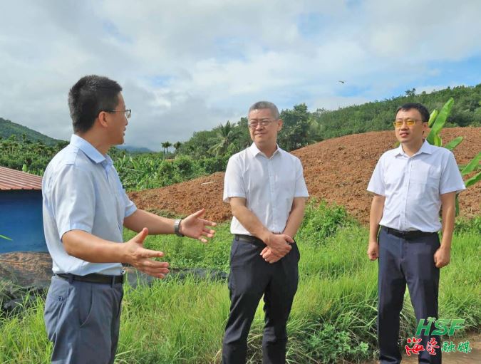 艾軼倫在立才農(nóng)場公司墾區(qū)耕地“非糧化”“非農(nóng)化”專項整改復(fù)耕地塊調(diào)研。
